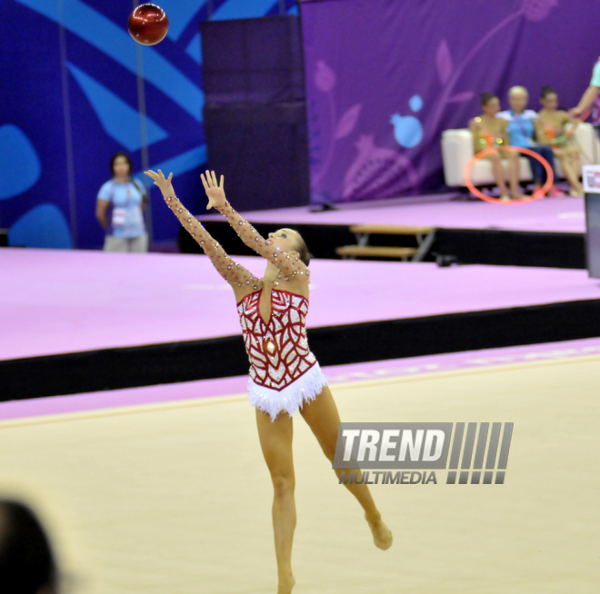 Avropa Oyunlarında bədii gimnastika üzrə topla hərəkətlər. Bakı, Azərbaycan, 21 iyun 2015